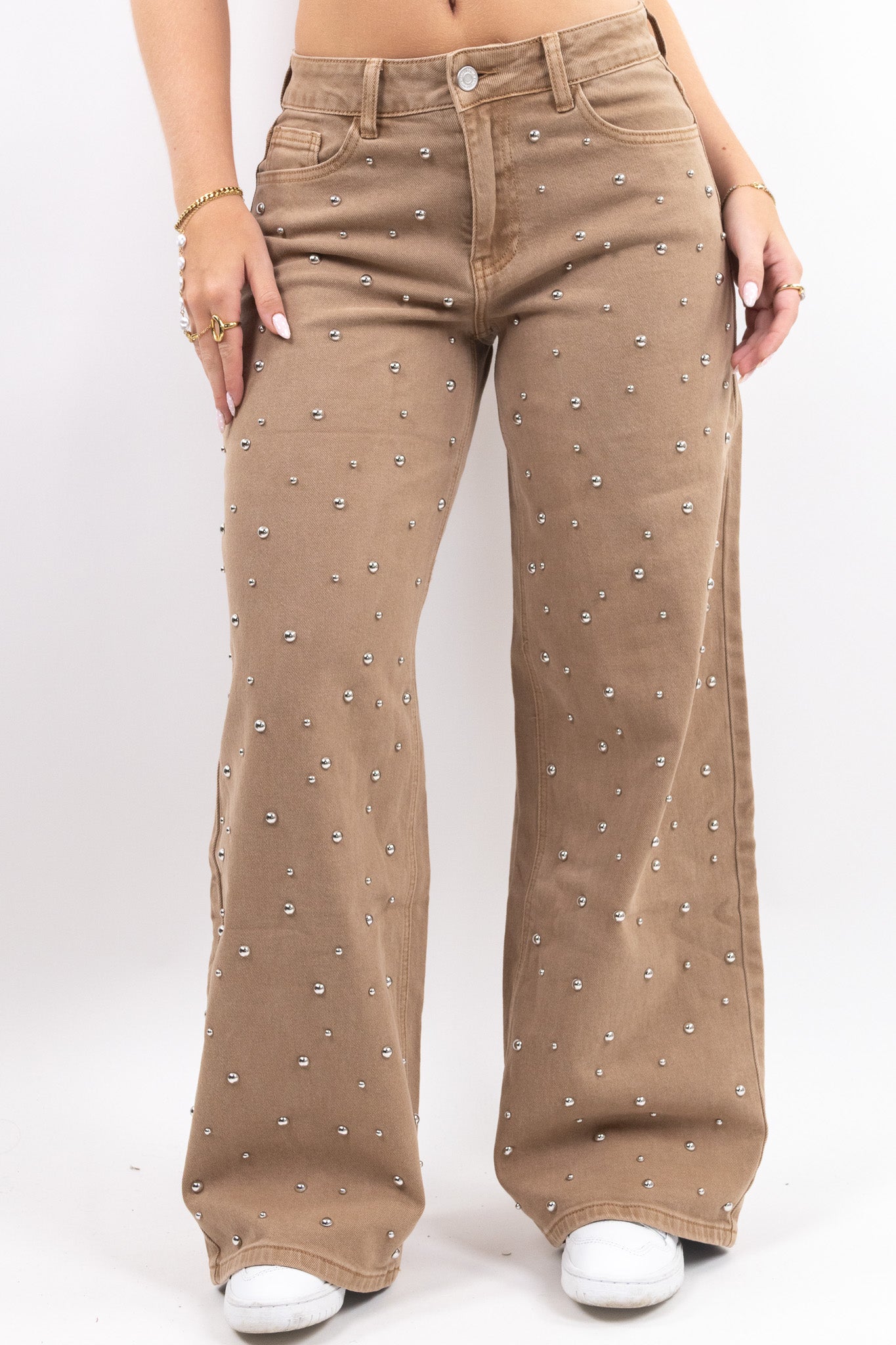 Baggy-jeans med nitter